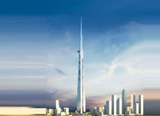 The contractors who were involved in the construction of huge towers in the region have estimated the final cost of the structure of this tower to be around five billion dollars--Photo: trend.az